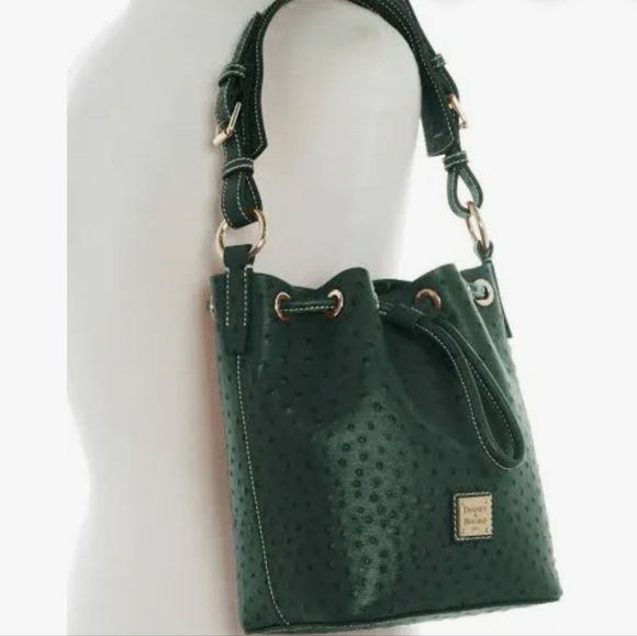 🔥NEW w/tags Dooney & Bourke Ostrich Embossed Leather Drawstring In Forest, Gold - Picture 3 of 4